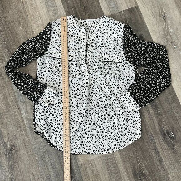 ZOA New York Silk Blouse Animal Print Size Small - Picture 10 of 13